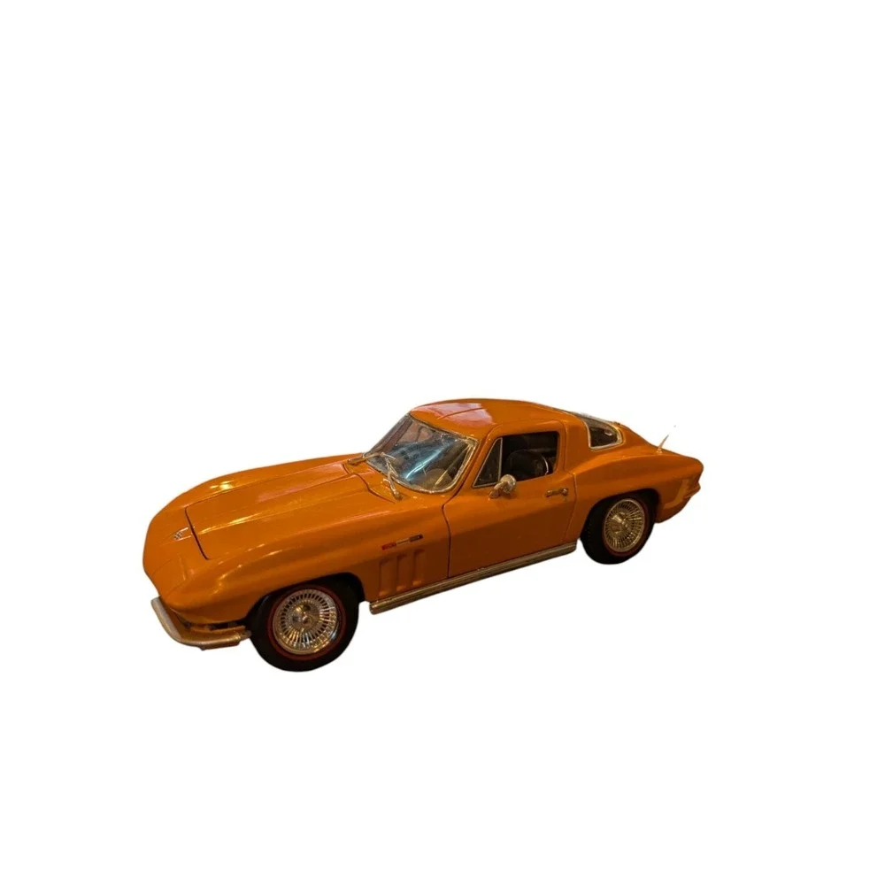 Maisto 1:18 1965 Chevrolet Corvette Orange Die Cast Exclusive‎ Special Edition